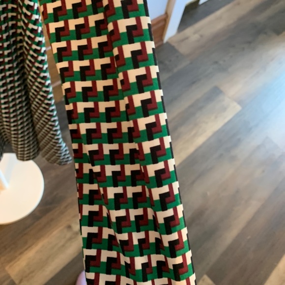 Michael Kors fit snd flare palmetto green patterned dress. Worn twice - Picture 6 of 7